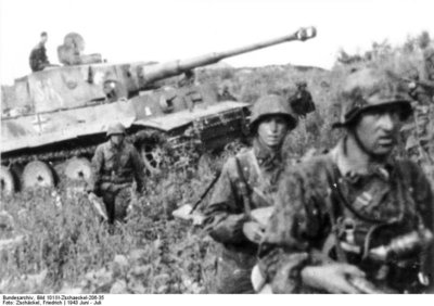 20111011003350!Bundesarchiv_Bild_101III-Zschaeckel-206-35,_Schlacht_um_Kursk,_Panzer_VI_(Tiger_I).jpg